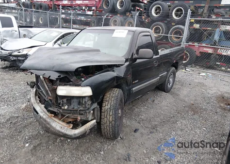 2000 Chevrolet Silverado 1500 из США, поврежденный, VIN 1GCEC14W6YZ109216